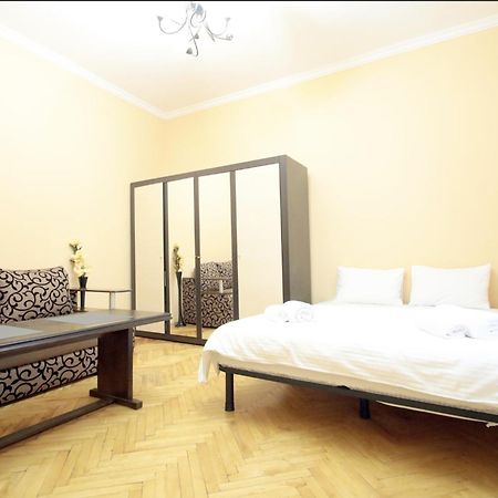 "Deluxe Apartments" K 45 - 1128 Лвив Екстериор снимка